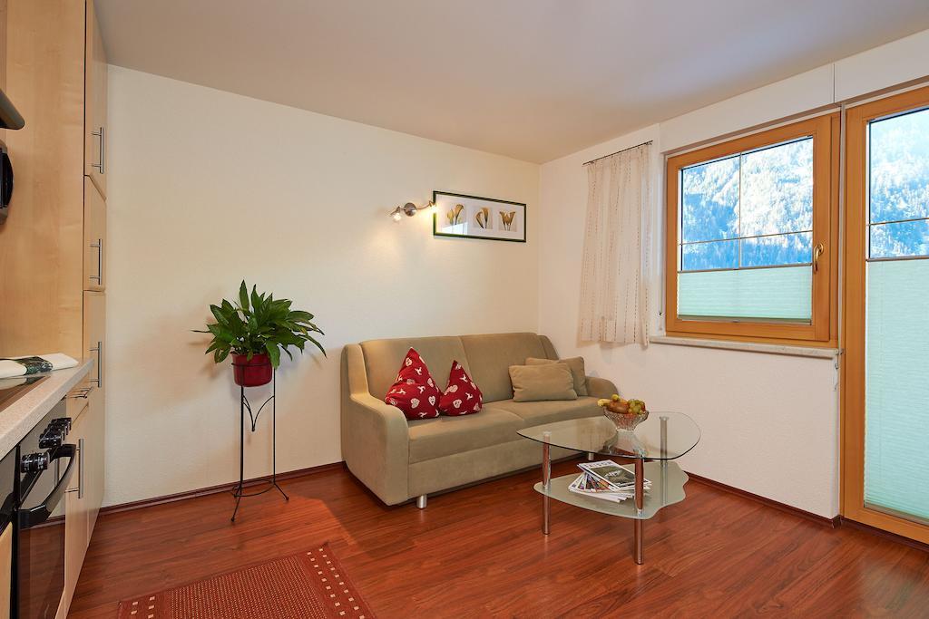 Apart Sunshine Langenfeld Room photo